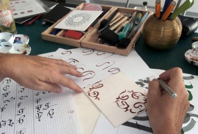 Atelier calligraphie - A crayons rompus - Galerie Aux Arts Etc - Ajaccio